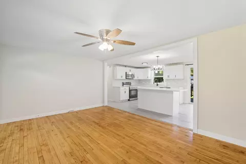 Living - 26 Portulaca Dr, Springfield, MA 01129 photo 2 of 2