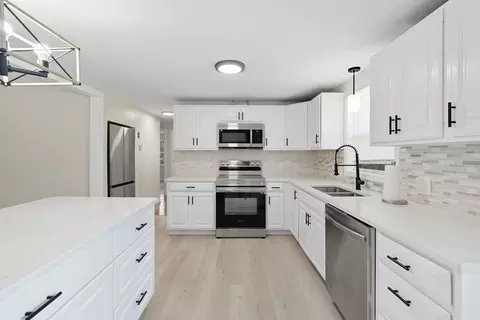 Kitchen - 26 Portulaca Dr, Springfield, MA 01129 photo 3 of 5