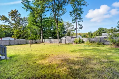 Exterior - 26 Portulaca Dr, Springfield, MA 01129 photo 4 of 5