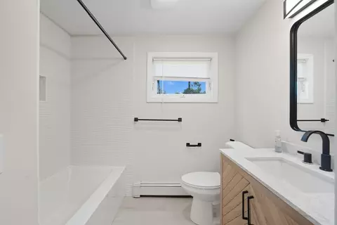 Bath - 26 Portulaca Dr, Springfield, MA 01129 photo 1 of 2