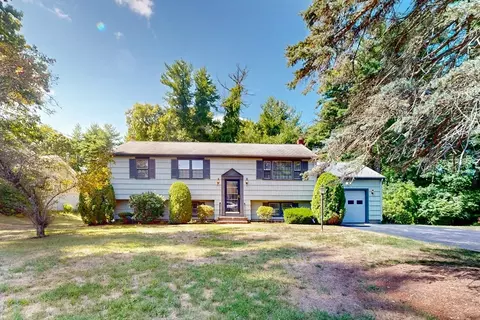 687 Center St, Pembroke, MA 02359