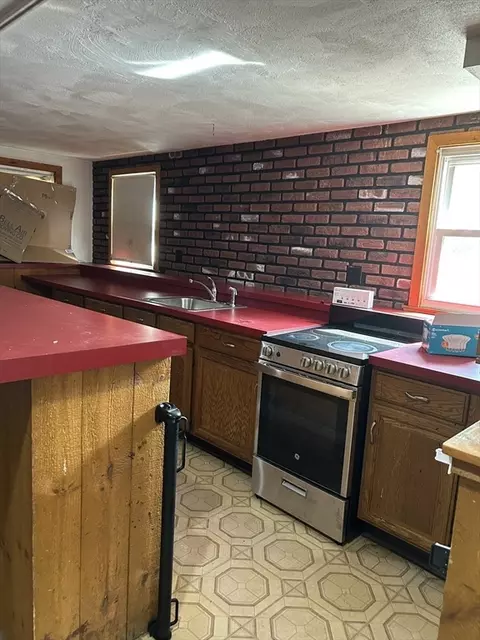 95 Main St, Saugus, MA 01906 photo 14