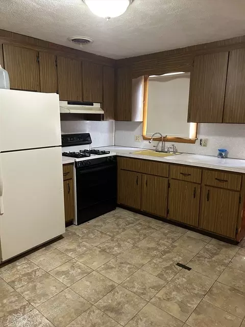95 Main St, Saugus, MA 01906 photo 6