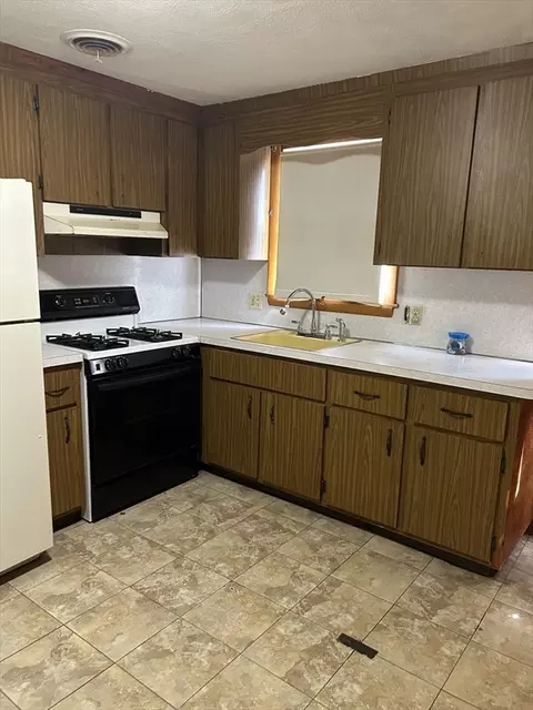 95 Main St, Saugus, MA 01906 photo 4
