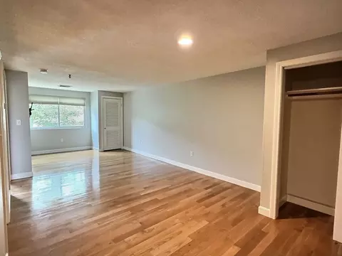 35 Prospect St #204, Woburn, MA 01801