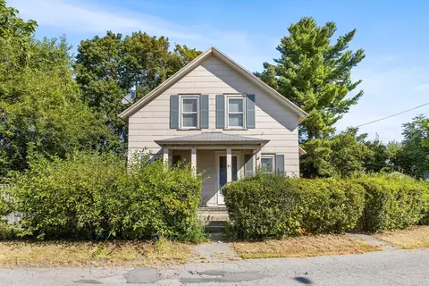 41 Devine Ave, Lowell, MA 01852