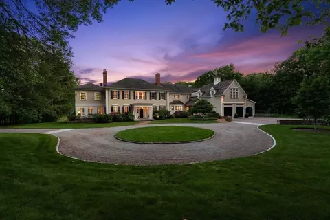 26 Longmeadow Dr, Westwood, MA 02090