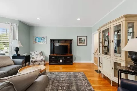 46 Yale Ave, Wakefield, MA 01880 photo 8