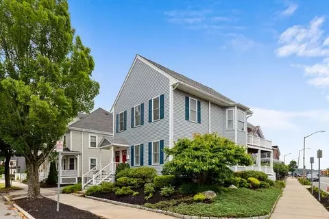46 Yale Ave, Wakefield, MA 01880 photo 2