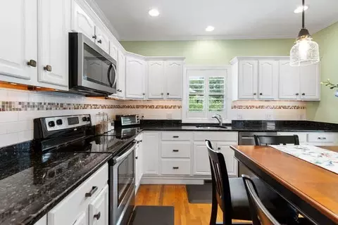 46 Yale Ave, Wakefield, MA 01880 photo 10
