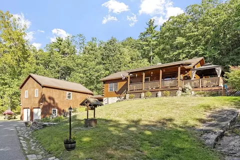 29 Northfield Rd, Erving, MA 01344