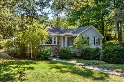 206 Cedar St # -R, Wellesley, MA 02481