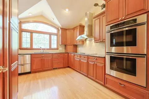 60 Deerfield, Needham, MA 02492 photo 5