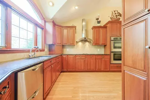 60 Deerfield, Needham, MA 02492 photo 10