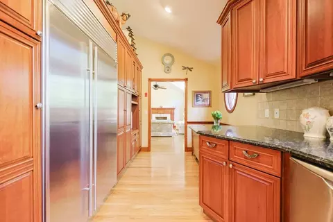 60 Deerfield, Needham, MA 02492 photo 6