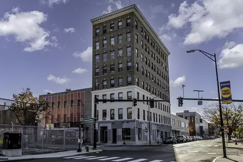 46 Amesbury St #2B, Lawrence, MA 01840