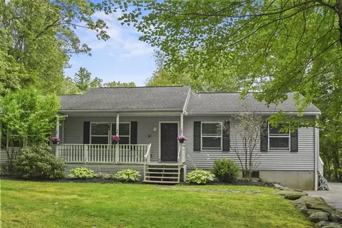 29 Prescott St, Rutland, MA 01543