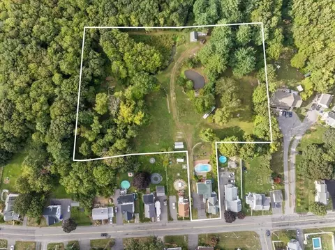 427 W Britannia St, Taunton, MA 02780