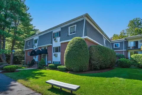 80 Walnut St #405, Canton, MA 02021