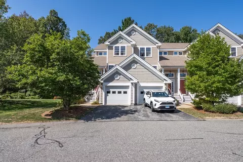 28 Lincoln Ln #28, Grafton, MA 01536