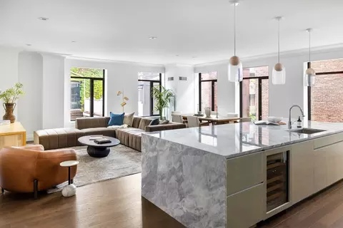 45 Temple St #202, Boston, MA 02114