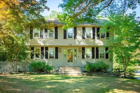 114 Graham Hill Dr, Hanover, MA 02339