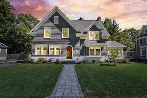 77 Longmeadow St, Longmeadow, MA 01106