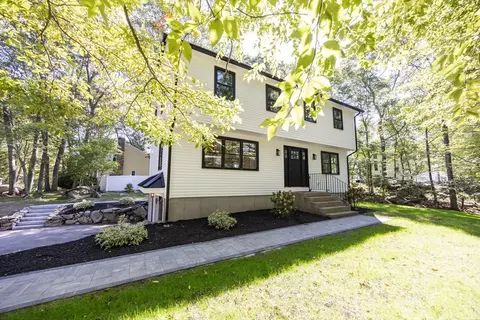 3 Bradford St, Milford, MA 01757