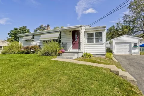 19 Dennis St, Springfield, MA 01118