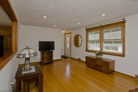Living - 19 Dennis St, Springfield, MA 01118 photo 1 of 5