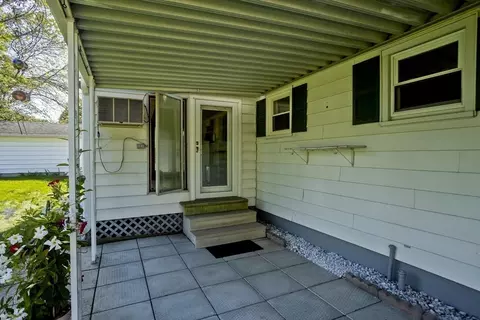 Exterior - 19 Dennis St, Springfield, MA 01118 photo 4 of 5