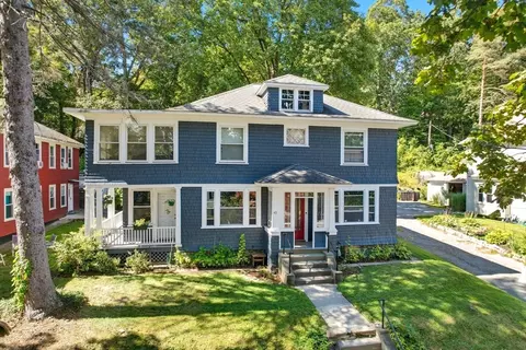 40 Howland Ter, Worcester, MA 01602
