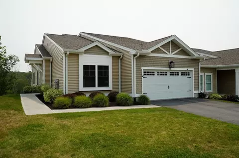 52 Clearview Ter #39, Millbury, MA 01527