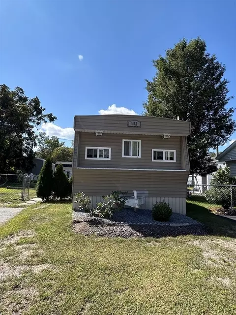 193 Shoreline Dr, Tewksbury, MA 01876