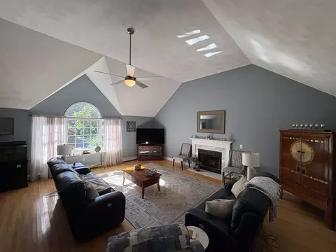 8 Jamie Rd, Dunstable, MA 01827 photo 24