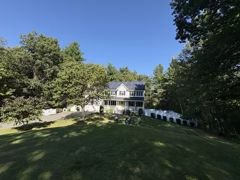 8 Jamie Rd, Dunstable, MA 01827