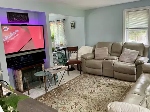 Living - 21 Chatham Ln, Mashpee, MA 02649 photo 2 of 3