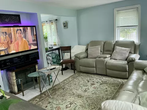 Living - 21 Chatham Ln, Mashpee, MA 02649 photo 3 of 3