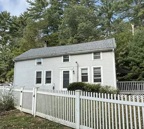 5 Sutcliffe Rd, Brimfield, MA 01010