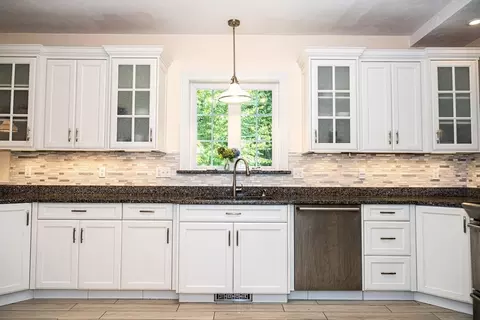 Kitchen - 4 Farrar Rd, Upton, MA 01568 photo 1 of 7