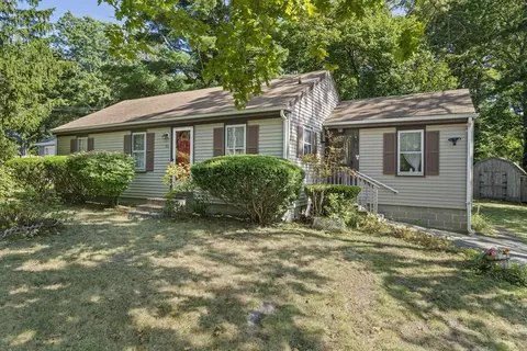 166 Carver Rd, Plymouth, MA 02360