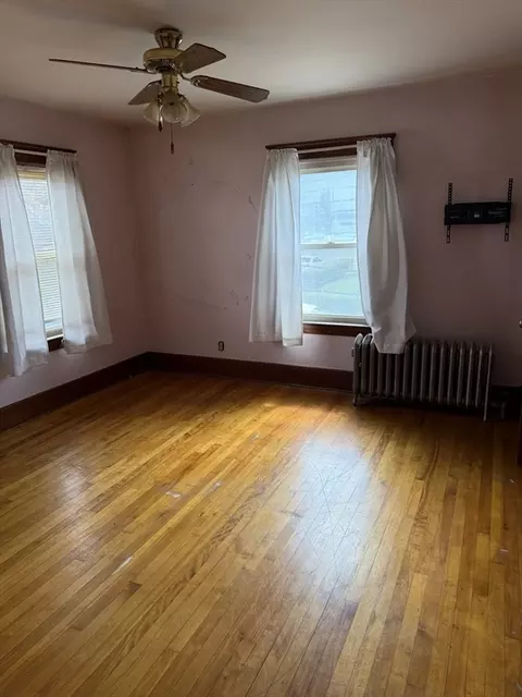 Bedroom - 62 Pine View Ave, Worcester, MA 01603 photo 1 of 3