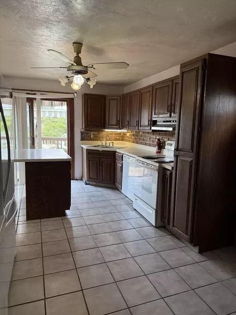 Kitchen - 62 Pine View Ave, Worcester, MA 01603 photo 2 of 3
