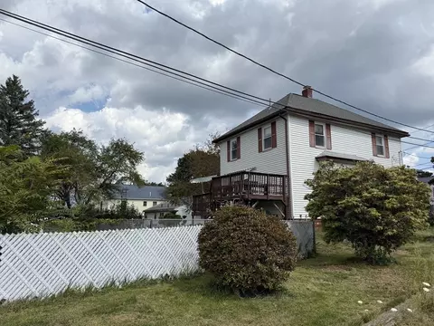 Exterior - 62 Pine View Ave, Worcester, MA 01603 photo 4 of 6