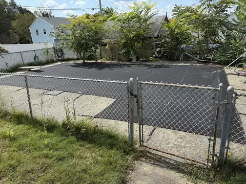 Exterior - 62 Pine View Ave, Worcester, MA 01603 photo 5 of 6