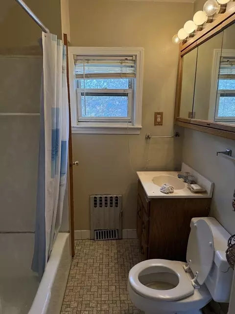Bath - 62 Pine View Ave, Worcester, MA 01603 photo 1 of 1
