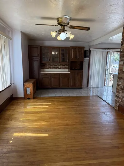 Living - 62 Pine View Ave, Worcester, MA 01603 photo 1 of 4