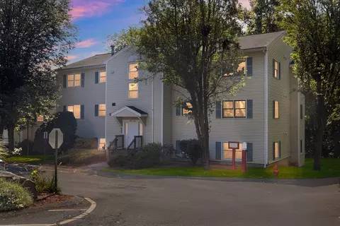 375 Aiken Ave #4, Lowell, MA 01850