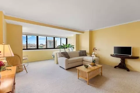 2 Hawthorne Pl #16P, Boston, MA 02114