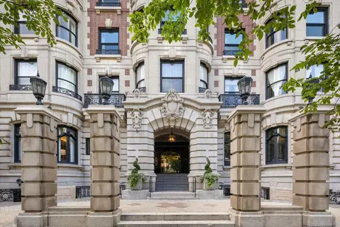 390 Commonwealth Ave #305, Boston, MA 02215